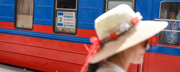 Первый рейс поезда Армения из Еревана в Батуми в 2019-ом году. - Sputnik Армения