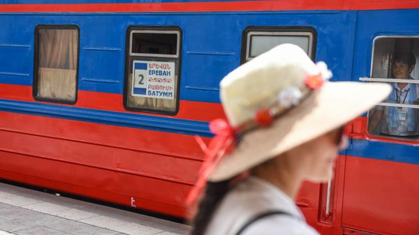 Первый рейс поезда Армения из Еревана в Батуми в 2019-ом году. - Sputnik Армения