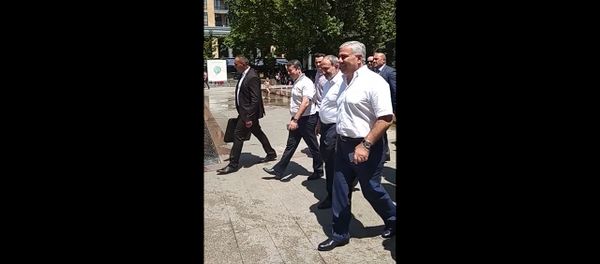 Никол Пашинян и Самвел Карапетян прогулялись по новому парку - Sputnik Армения