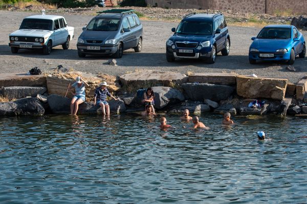 Жертва страсти армян к гиперболам, или Что мы знаем о мертвом озере Еревана  - Sputnik Армения