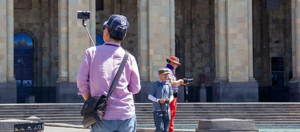 Туристы на площади Республики - Sputnik Արմենիա
