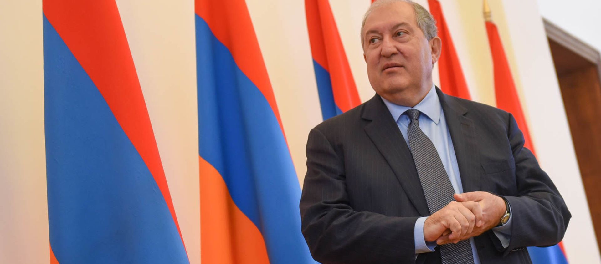Президент Армен Саркисян приветствует участников ежегодного совета попечителей всеармянского фонда Айастан (18 июня 2019). Еревaн - Sputnik Արմենիա, 1920, 19.06.2021