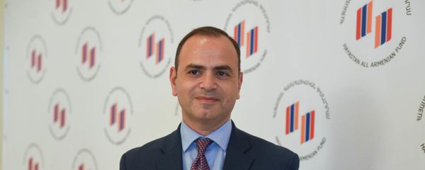 Главный комиссар по делам диаспоры Заре Синанян во время ежегодного совета попечителей всеармянского фонда Айастан (18 июня 2019). Еревaн - Sputnik Արմենիա