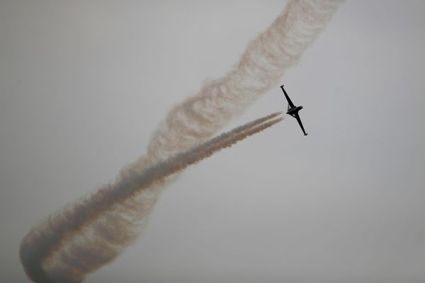 Французский реактивный учебно-боевой самолет Fouga Magister совершает полет на международном аэрокосмическом салоне Paris Air Show 2019 (18 июня 2019). Ле Бурже Французский реактивный учебно-боевой самолет Fouga Magister совершает полет на международном аэрокосмическом салоне Paris Air Show 2019 (18 июня 2019). Ле Бурже - Sputnik Армения