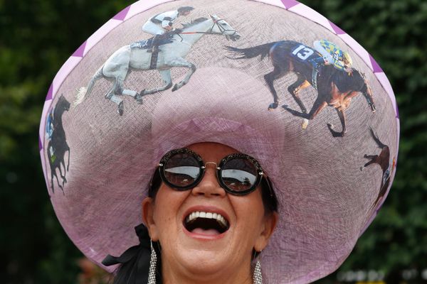 Посетительницы королевских скачек Royal Ascot, Великобритания - Sputnik Армения