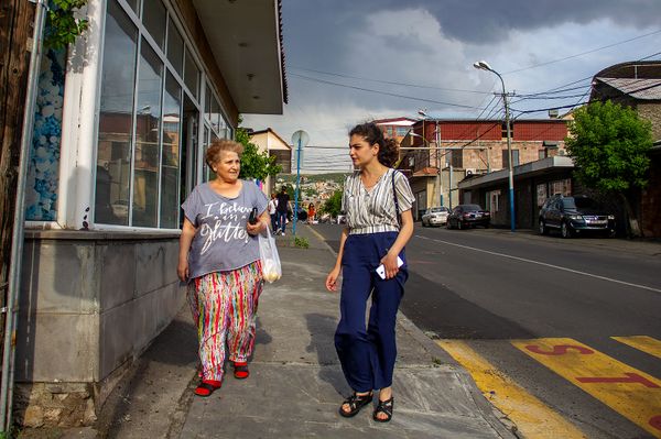 Փորձել եք ճաշ եփել զուգարանակոնքի վրա. ինչպես են Երևանում ապրում Ադրբեջանից բռնագաղթածները Փորձել եք ճաշ եփել զուգարանակոնքի վրա. ինչպես են Երևանում ապրում Ադրբեջանից բռնագաղթածները - Sputnik Արմենիա