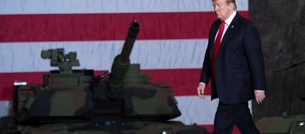 Президент США Дональд Трамп перед началом выступления по итогам посещения завода Lima Army Tank (20 марта 2019). Огайо Президент США Дональд Трамп перед началом выступления по итогам посещения завода Lima Army Tank (20 марта 2019). Огайо - Sputnik Армения