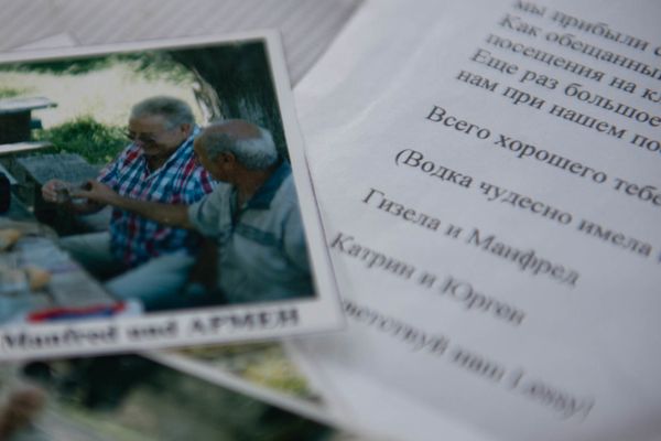 Рыдал, но спасла тутовка: как сын немецкого военнопленного нашел могилу отца в Ереване - Sputnik Армения