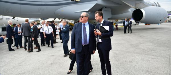 Президент РА Армен Саркисян встретился в Париже с руководителями компаний Airbus и Air Asia - Sputnik Армения