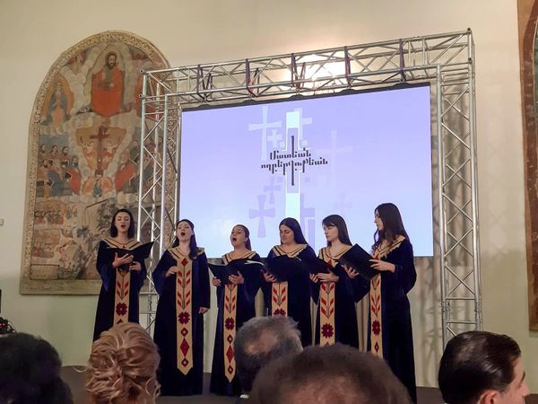 «Նարեկն» արևելահայերեն է թարգմանվել. ծախսերը հոգացել է մեդիամագնատ Արթուր Ջանիբեկյանը - Sputnik Արմենիա