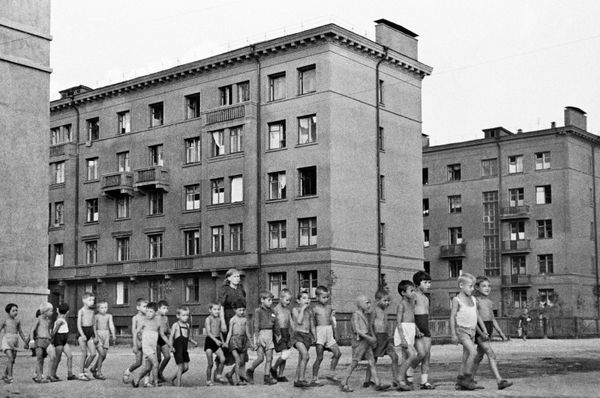 Дети на улицах Москвы, 23 июня 1941 год. Дети на улицах Москвы, 23 июня 1941 год. - Sputnik Армения