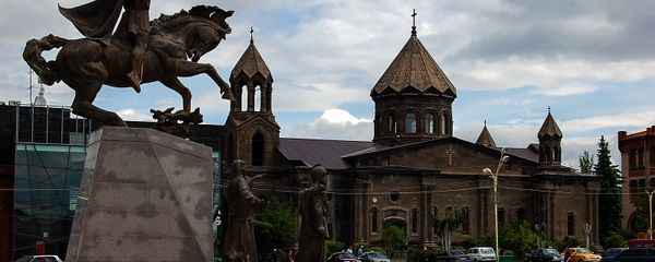 Памятник Вардану Мамиконяну на площади Вардананц, Гюмри - Sputnik Արմենիա