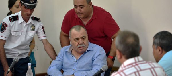 Манвел Григорян и адвокат Арсен Мкртчян на судебном заседании по своему делу (25 июня 2019). Еревaн Манвел Григорян и адвокат Арсен Мкртчян на судебном заседании по своему делу (25 июня 2019). Еревaн - Sputnik Армения