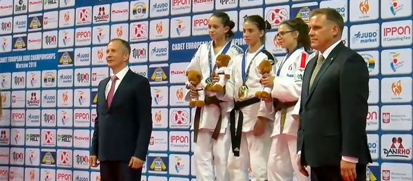 Церемония награждения финалисток (до 40кг) молодежного Чемпионата Европы по дзюдо (27 июня 2019). Варшава - Sputnik Արմենիա