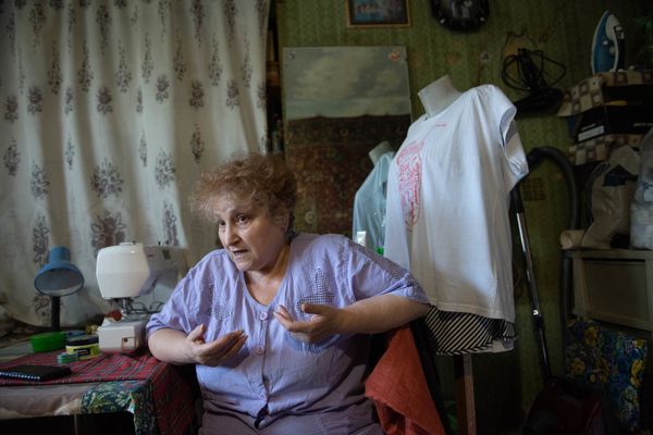 Готовить над унитазом — нет, не пробовали? Как живут в Ереване беженцы из Азербайджана Готовить над унитазом — нет, не пробовали? Как живут в Ереване беженцы из Азербайджана - Sputnik Армения