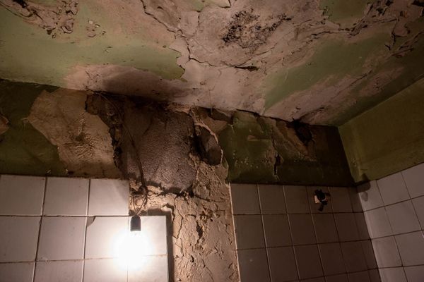 Готовить над унитазом — нет, не пробовали? Как живут в Ереване беженцы из Азербайджана Готовить над унитазом — нет, не пробовали? Как живут в Ереване беженцы из Азербайджана - Sputnik Армения