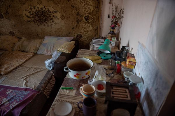 Փորձել եք ճաշ եփել զուգարանակոնքի վրա. ինչպես են Երևանում ապրում Ադրբեջանից բռնագաղթածները Փորձել եք ճաշ եփել զուգարանակոնքի վրա. ինչպես են Երևանում ապրում Ադրբեջանից բռնագաղթածները - Sputnik Արմենիա