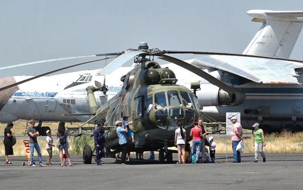 Авиашоу и выставка военной техники в аэропорту Эребуни (28 июня 2019). Еревaн - Sputnik Армения