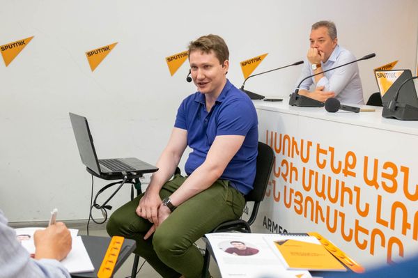 Капкан Facebook и трафик: главы армянских медиа и российский эксперт вступили в заговор - Sputnik Армения