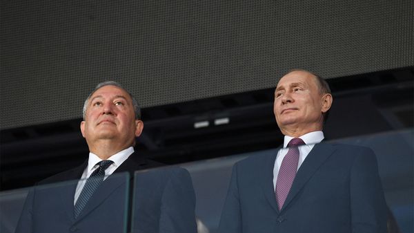 Президенты Армении и России Армен Саркисян и Владимир Путин на торжественной церемонии закрытия Вторых Европейских игр (30 июня 2019). Минск - Sputnik Армения