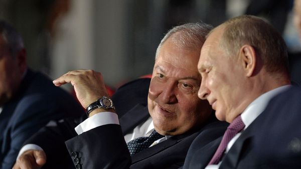 Президенты Армении и России Армен Саркисян и Владимир Путин на торжественной церемонии закрытия Вторых Европейских игр (30 июня 2019). Минск - Sputnik Արմենիա
