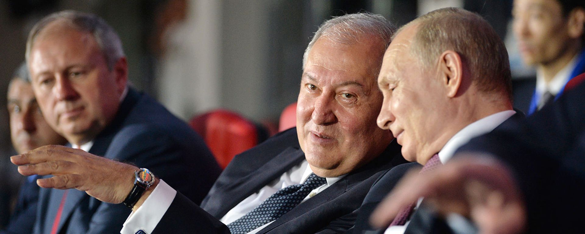 Президенты Армении и России Армен Саркисян и Владимир Путин на торжественной церемонии закрытия Вторых Европейских игр (30 июня 2019). Минск - Sputnik Армения, 1920, 12.06.2021