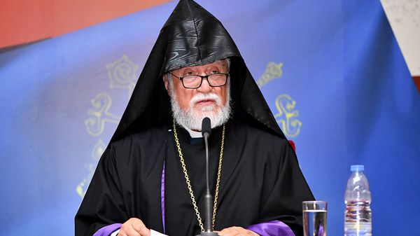 Католикос Великого Дома Киликии Арам Первый на открытии Всеармянского собрания армянской прессы (2 июля 2019). Антилиас - Sputnik Армения