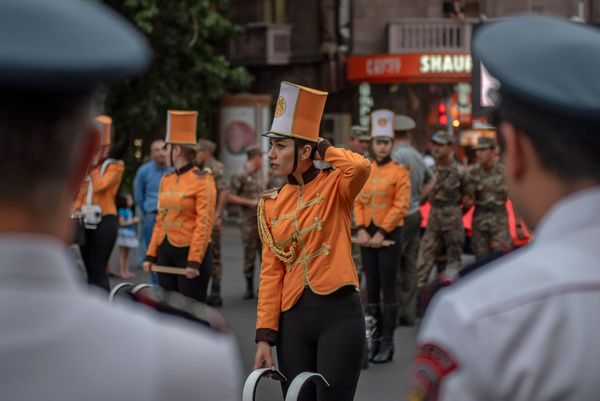 Праздничное шествие в центре столицы (5 июля 2019). Еревaн - Sputnik Армения