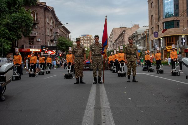 Праздничное шествие в центре столицы (5 июля 2019). Еревaн - Sputnik Армения