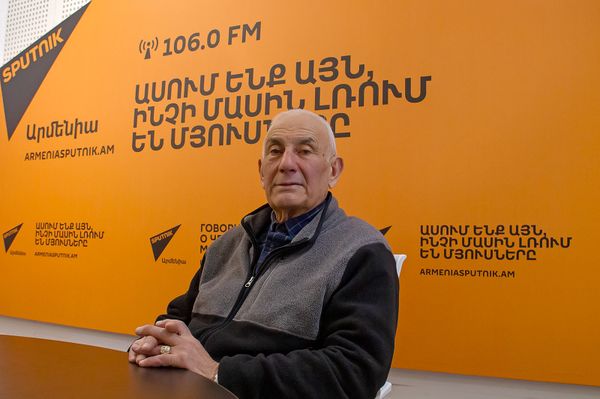 Как армянские футболисты ошеломили Карлоса Алберто трюком великого Диди - Sputnik Армения