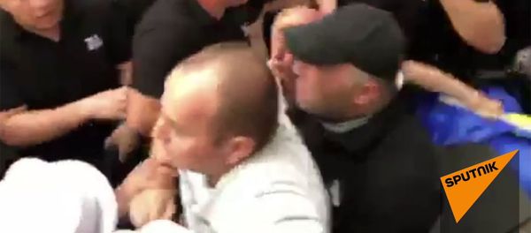 Стычки на акции протеста в центре Тбилиси - видео Стычки на акции протеста в центре Тбилиси - видео - Sputnik Армения
