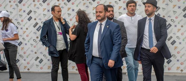 Министр образования, науки, культуры и спорта Араик Арутюнян на открытии инсталляции Храм кино в кинотеатре Айрарат (8 июля 2019). Еревaн - Sputnik Արմենիա