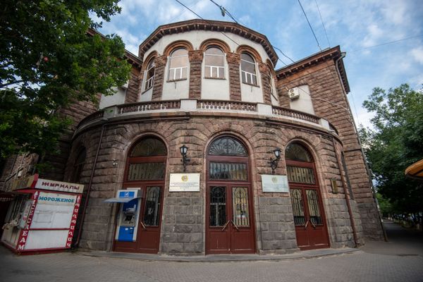 Исторический символ Еревана-сорванца, или На что посмотреть сразу после Цицернакаберда Исторический символ Еревана-сорванца, или На что посмотреть сразу после Цицернакаберда - Sputnik Армения