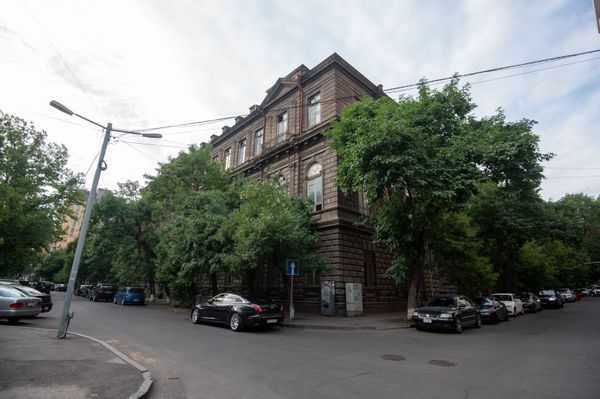 Исторический символ Еревана-сорванца, или На что посмотреть сразу после Цицернакаберда Исторический символ Еревана-сорванца, или На что посмотреть сразу после Цицернакаберда - Sputnik Армения