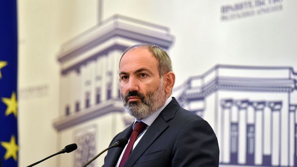 Премьер-министр Армении Никол Пашинян на встрече с председателем Европейского совета Дональдом Туском (10 июля 2019). Еревaн - Sputnik Արմենիա