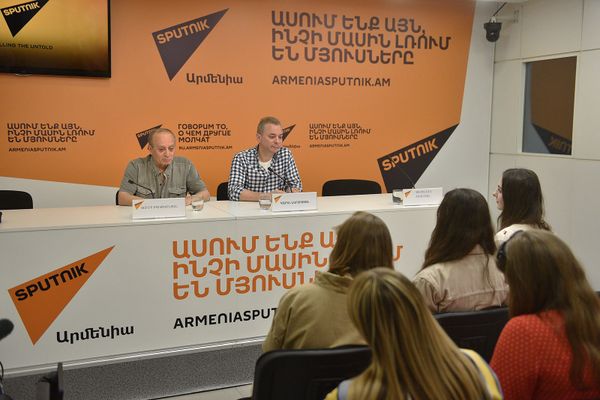 Три важных совета: студентам МГУ рассказали в Ереване, почему с прессой не хотят общаться - Sputnik Армения