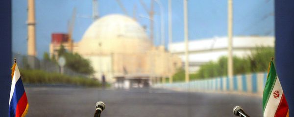 Флаги России и Ирана на переговорах по ядерной программе Ирана - Sputnik Армения