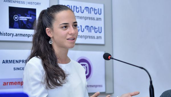 Пресс-конференция главы гражданской авиации Татевик Ревазян (15 июля 2019). Еревaн Пресс-конференция главы гражданской авиации Татевик Ревазян (15 июля 2019). Еревaн - Sputnik Արմենիա