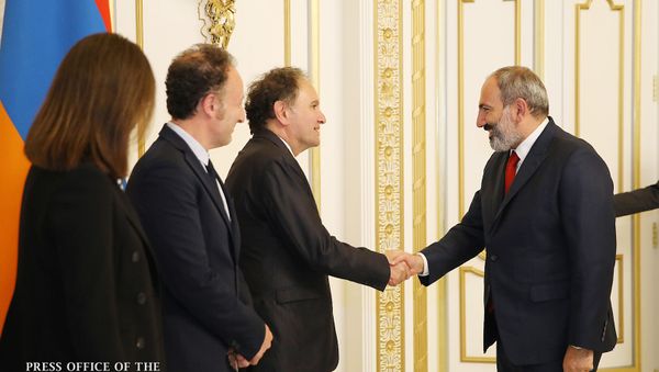 Премьер-министр Никол Пашинян принял сопредседателя Координационного совета армянских организаций Франции, главного редактора журнала “Nouvelles d'Arménie” Ара Тораняна (16 июля 2019). Еревaн - Sputnik Армения