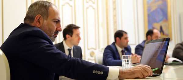 Премьер-министр Никол Пашинян на совещании по вопросам сферы госзакупок (17 июля 2019). Еревaн Премьер-министр Никол Пашинян на совещании по вопросам сферы госзакупок (17 июля 2019). Еревaн - Sputnik Արմենիա