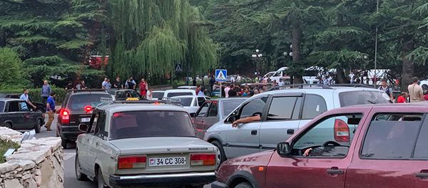 Жители Иджевана перекрыли Армяно-грузинскую дорогу (16 июля 2019). Иджеван - Sputnik Արմենիա