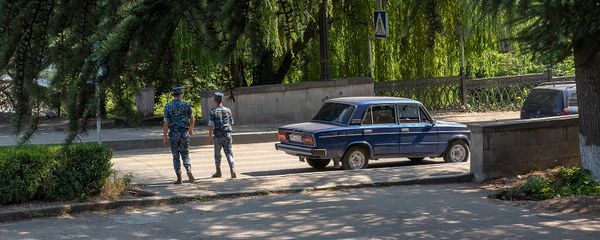 Полицейские на улицах в Иджеване - Sputnik Արմենիա