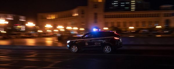 Автомобиль патрульной службы на площади Республики Автомобиль патрульной службы на площади Республики - Sputnik Արմենիա