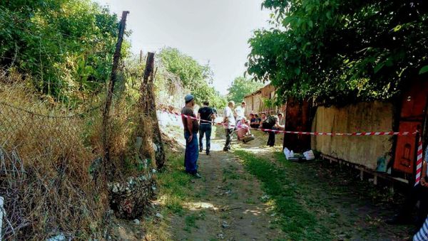 Сотрудники правоохранительных органов изучают место преступления (19 июля 2019). Сисиан Сотрудники правоохранительных органов изучают место преступления (19 июля 2019). Сисиан - Sputnik Արմենիա