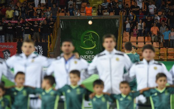 Футбольный матч ЧЕ U-19 между молодежными сборными Португалии и Армении (20 июля 2019). Еревaн Футбольный матч ЧЕ U-19 между молодежными сборными Португалии и Армении (20 июля 2019). Еревaн - Sputnik Армения
