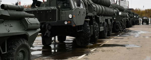 Транспортно-пусковые установки зенитного ракетного комплекса С-400 Триумф - Sputnik Армения