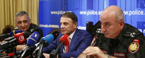 Пресс конференция Начальника полиции Валерия Осипяна Пресс конференция Начальника полиции Валерия Осипяна - Sputnik Армения