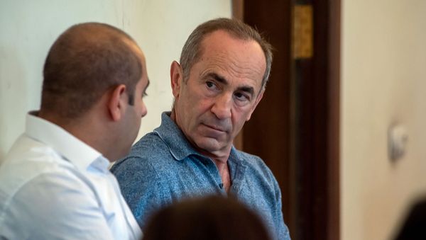 Роберт Кочарян на заседании суда по вопросу частичного снятия ареста с его имущества (24 июля 2019). Еревaн Роберт Кочарян на заседании суда по вопросу частичного снятия ареста с его имущества (24 июля 2019). Еревaн - Sputnik Армения