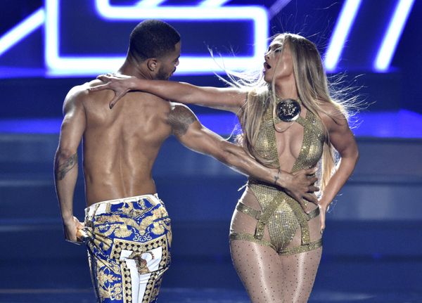 Певица и актриса Дженнифер Лопес на церемонии вручения награды 2018 MTV Video Music Awards в Нью-Йорке Певица и актриса Дженнифер Лопес на церемонии вручения награды 2018 MTV Video Music Awards в Нью-Йорке - Sputnik Армения