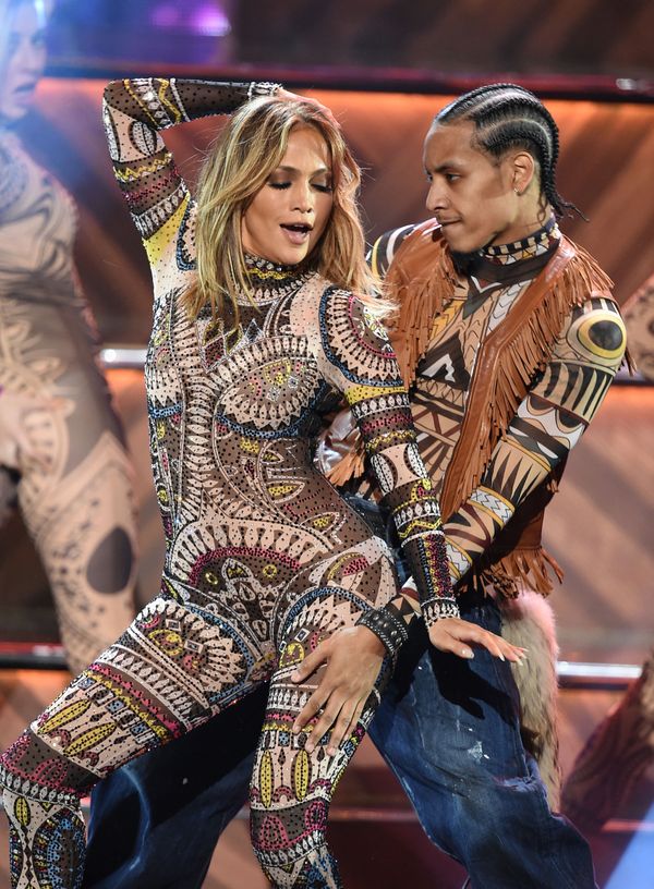 Дженнифер Лопес выступает на вручении премии American Music Awards 2015 Дженнифер Лопес выступает на вручении премии American Music Awards 2015 - Sputnik Армения